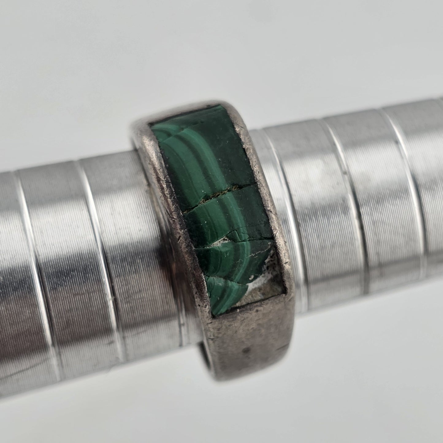 Ring Modernist Sterling Silver green Malachite Band  7 Chipped Stone Vintage