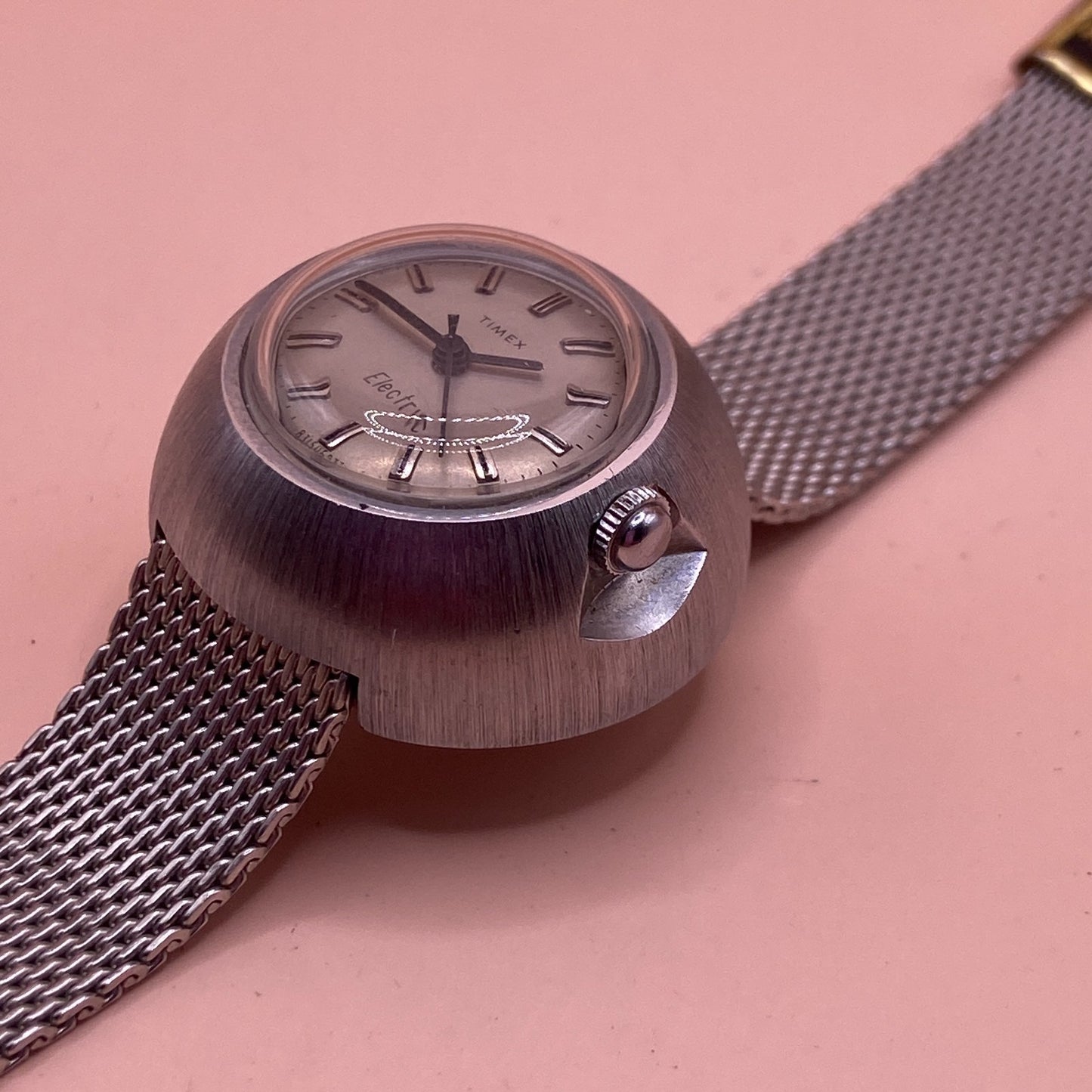 Timex Electric Domed Watch Women 30mm Silver Tone Mesh Band New Battery Vintage