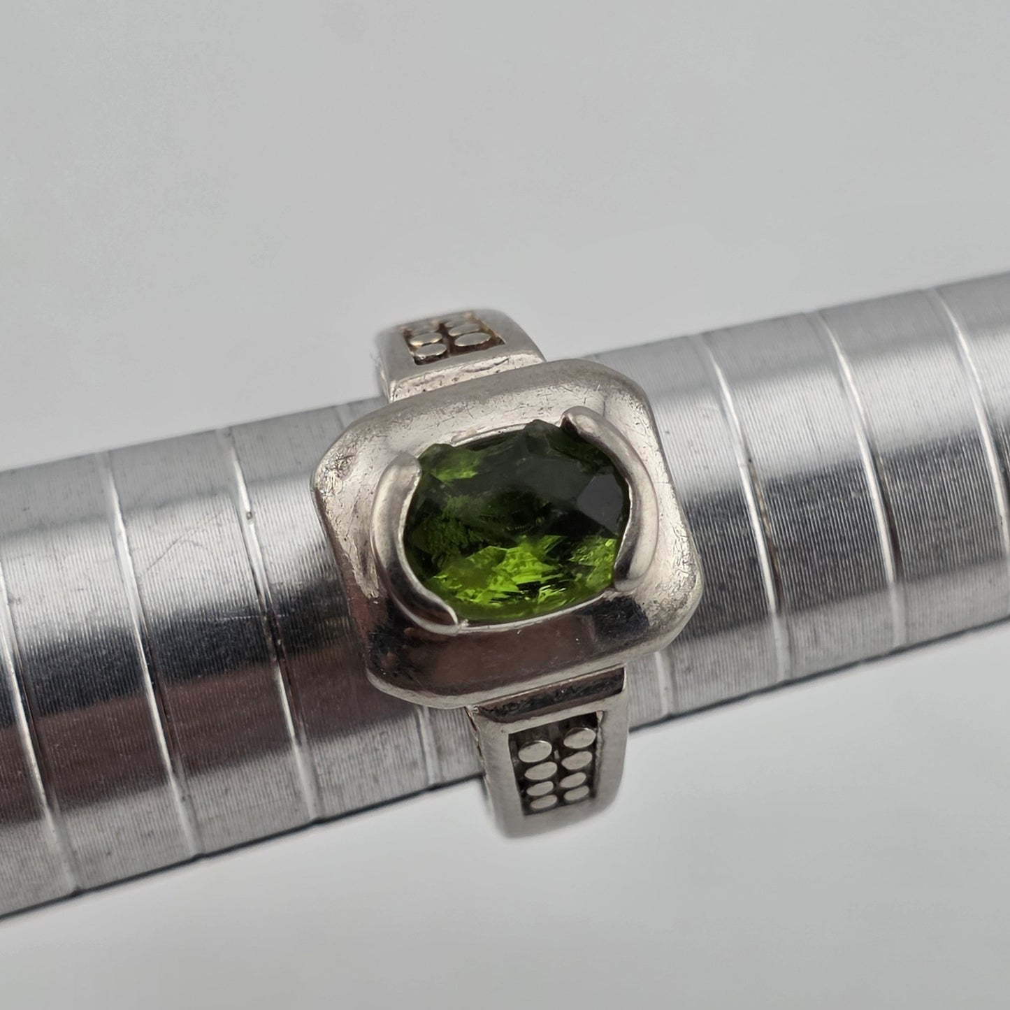 .925 Sterling Silver Ring  Oval Cut  Green Stone Solitaire Vintage Size 6.5