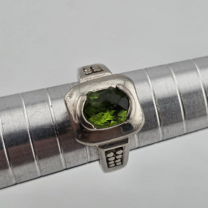.925 Sterling Silver Ring  Oval Cut  Green Stone Solitaire Vintage Size 6.5