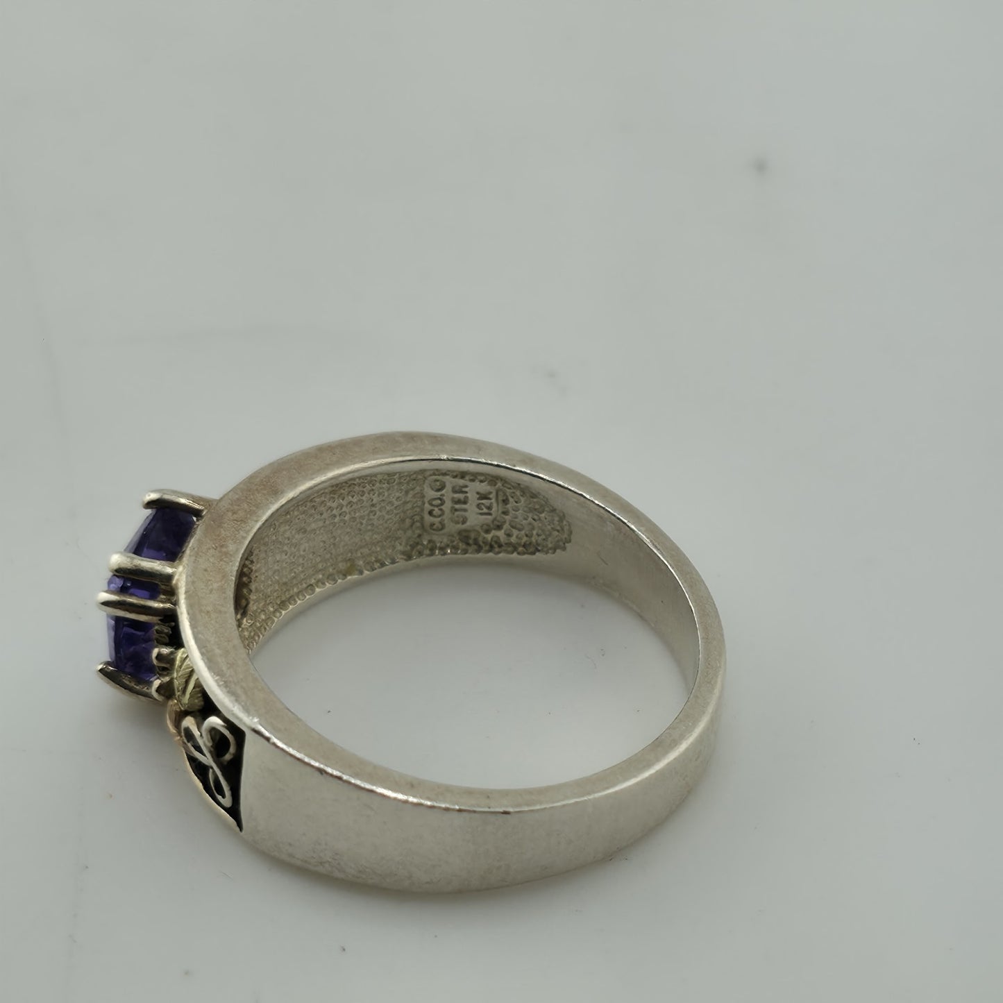 Black Hills Gold Ring Amethyst sterling silver 12k Gold Leaves Size 10 Vintage