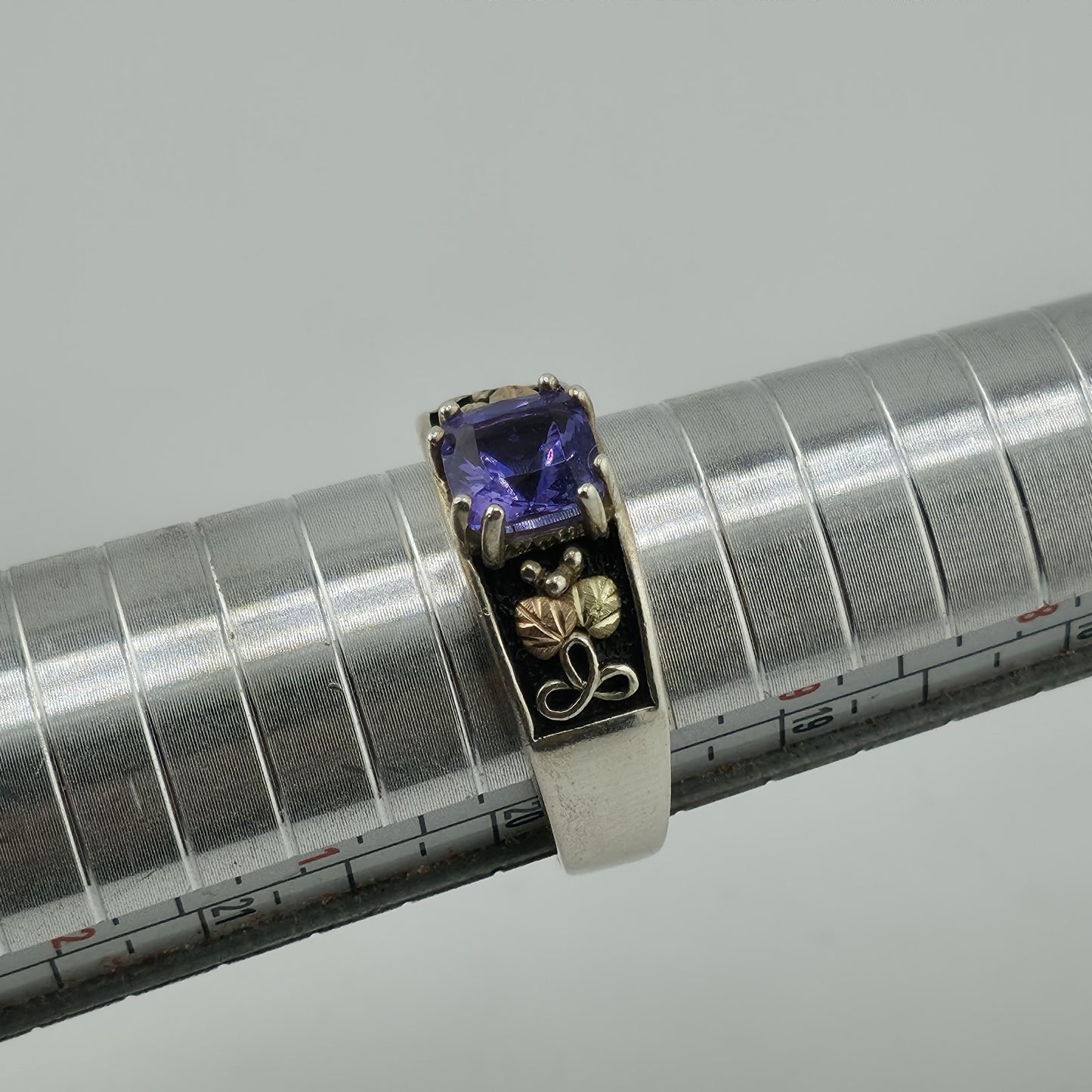 Black Hills Gold Ring Amethyst sterling silver 12k Gold Leaves Size 10 Vintage