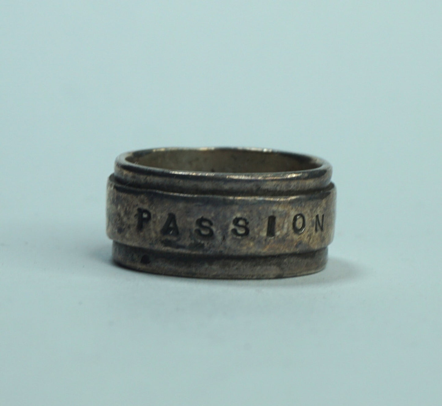 Passion Ring 925 Sterling Silver Size 8 10.4g Engraved Band Aged Patina