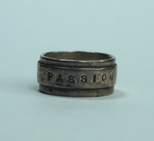 Passion Ring 925 Sterling Silver Size 8 10.4g Engraved Band Aged Patina