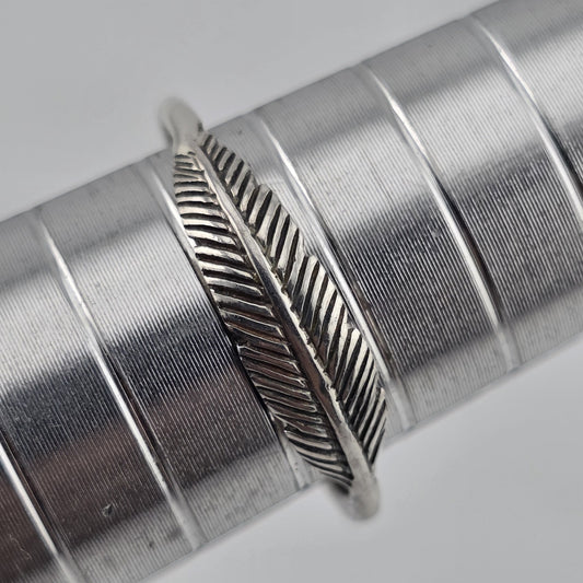 925 Sterling Silver Ring Tiny Feather Dainty Boho Minimalist Jewelry Size 5.75