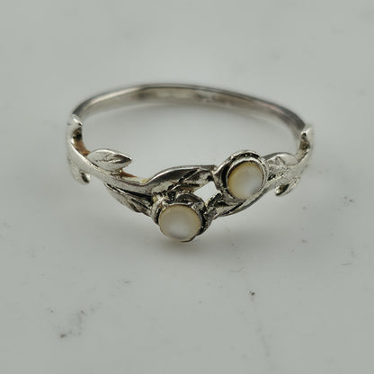 925 Sterling Silver Ring Floral Band Danity Petite Cute Size 4.5 Bridal