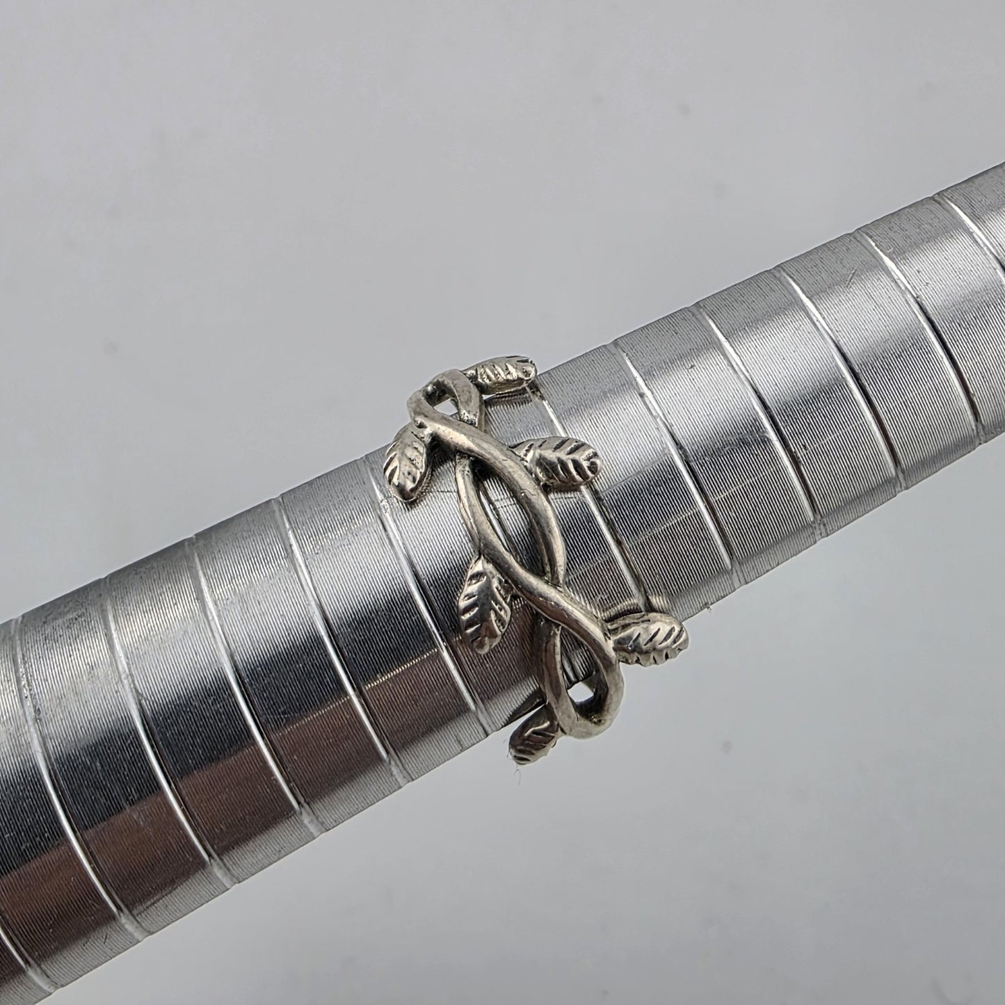 925 Sterling Silver Ring Olive Leaf Style Band 6 laurel branch design