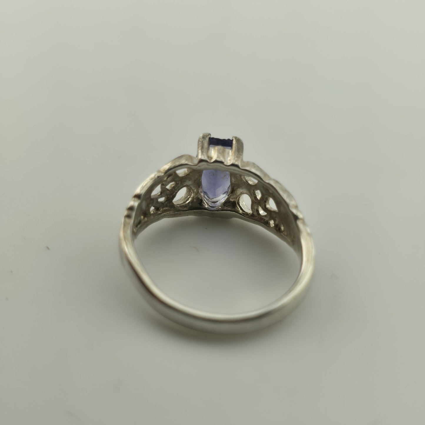 sterling silver Ring Purple amethyst Oval Stone Filigee Open Work Band size 5.25