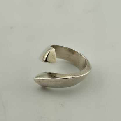 Vintage Ring Sterling Silver Modernist Bypass Size 7 Bold Abstract MCM 925