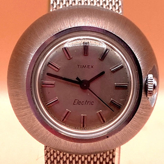 Timex Electric Domed Watch Women 30mm Silver Tone Mesh Band New Battery Vintage