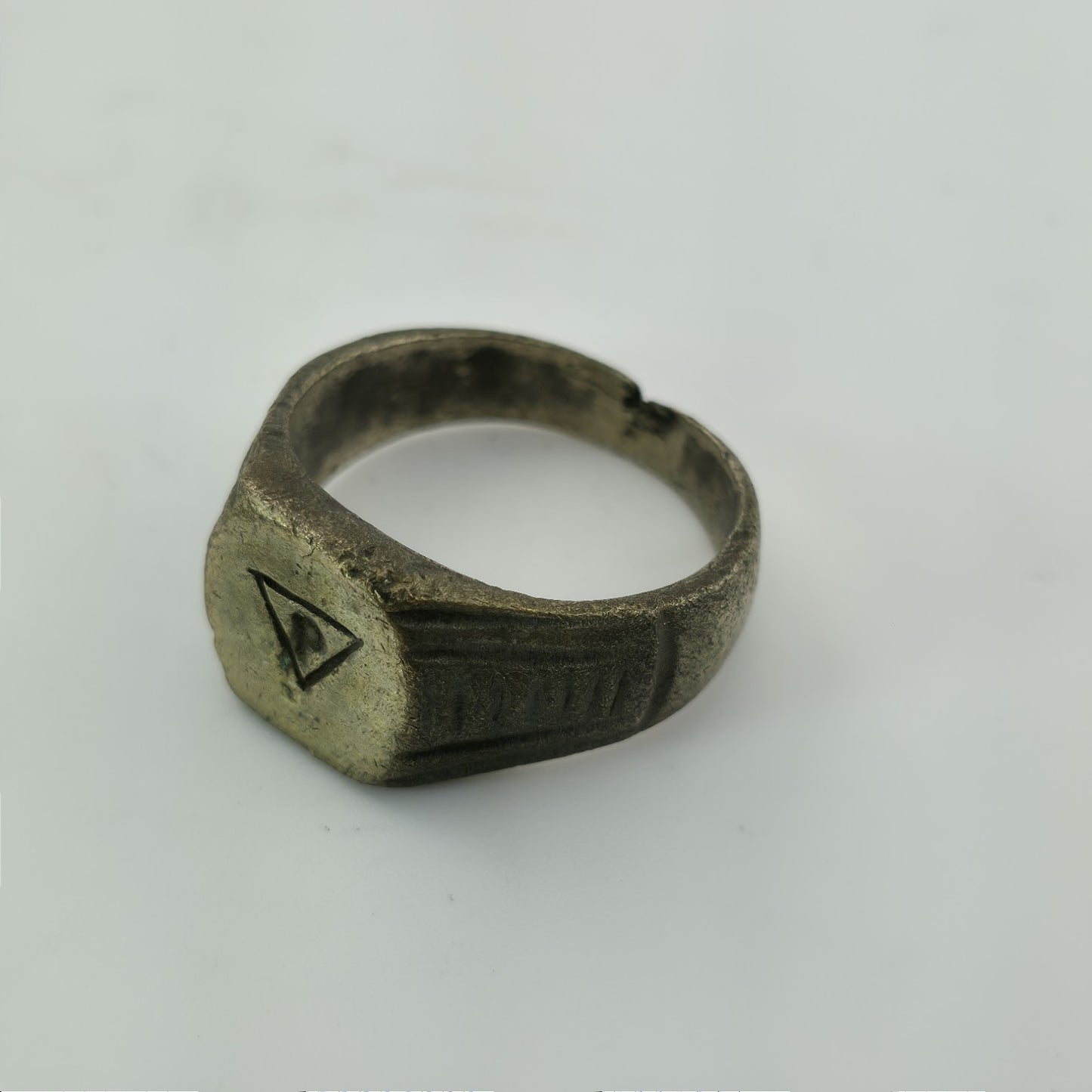 WWII Poland “P” Signet Ring Brass Size 10 Heavy Wear Wartime Military Jewelry bg