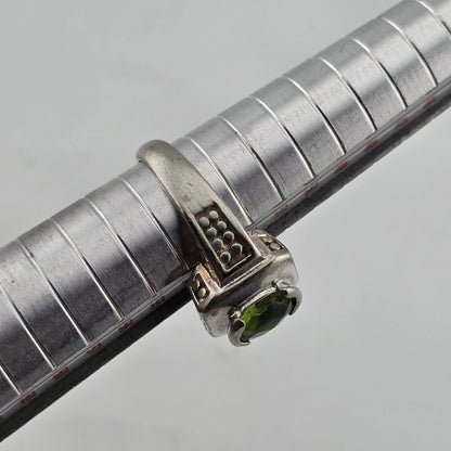 .925 Sterling Silver Ring  Oval Cut  Green Stone Solitaire Vintage Size 6.5