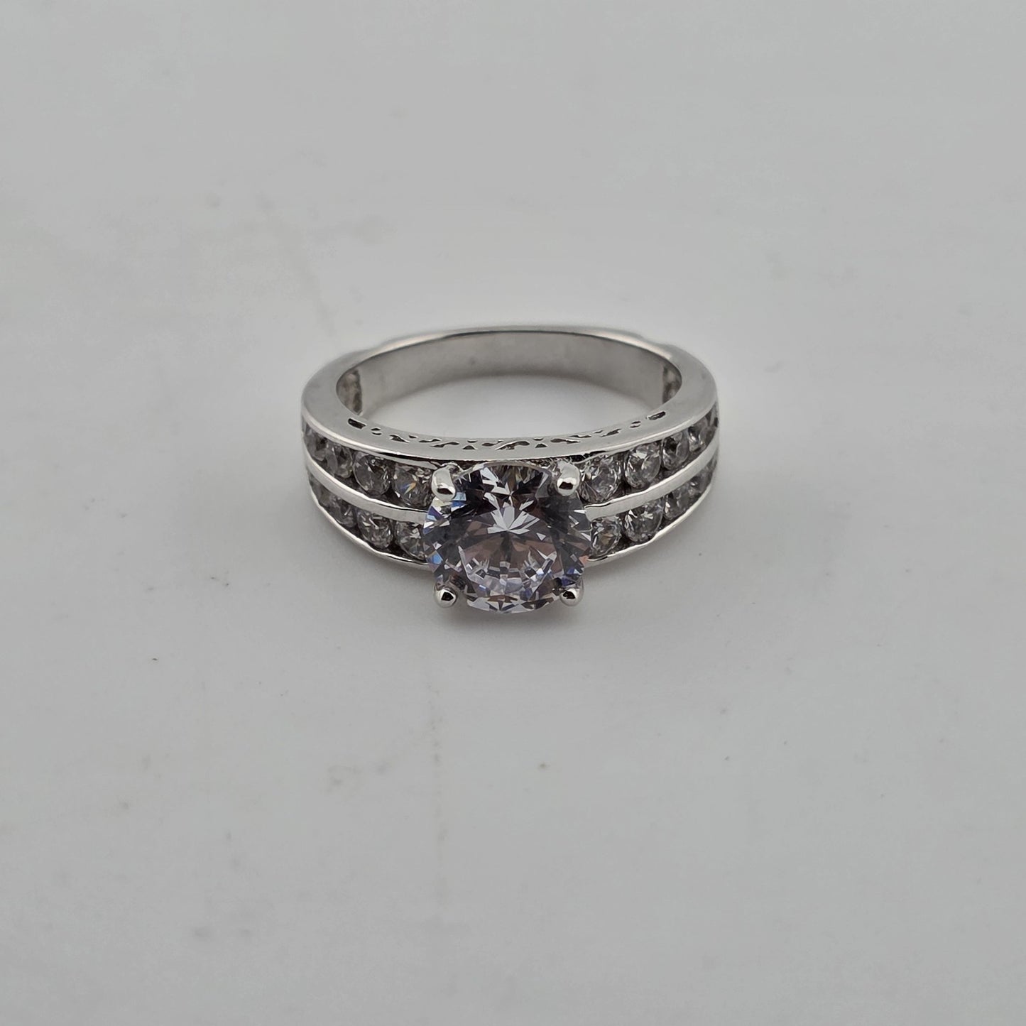 Sterling Silver Cubic Zirconia Engagement Wedding Ring 7 Solitaire Style 925