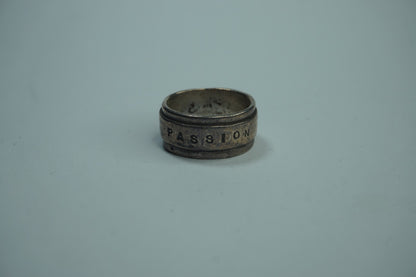 Passion Ring 925 Sterling Silver Size 8 10.4g Engraved Band Aged Patina