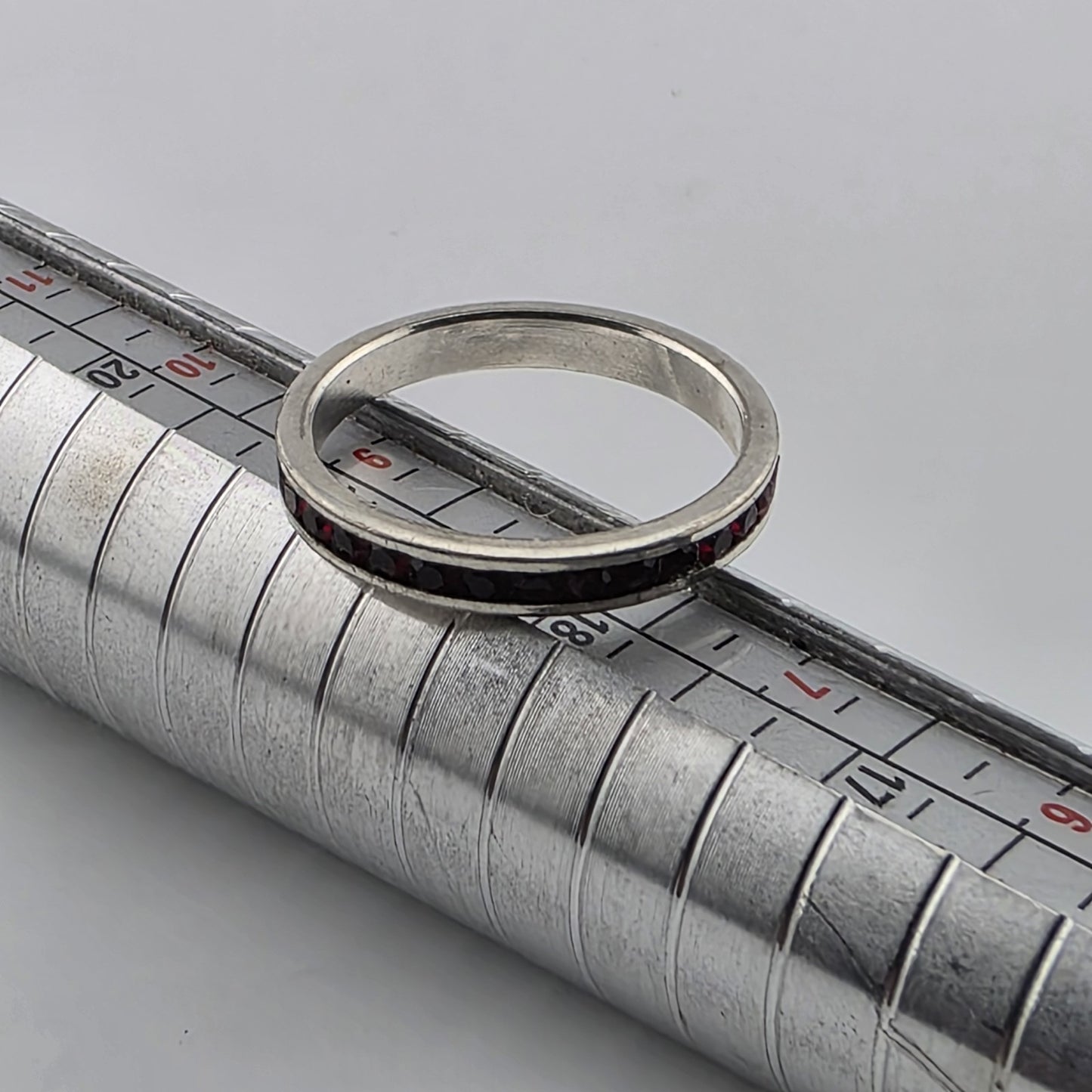 Sterling Silver Infinity Ring Deep Red Stone Sackable Band Size 7.75
