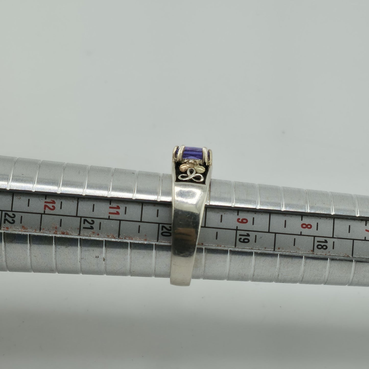 Black Hills Gold Ring Amethyst sterling silver 12k Gold Leaves Size 10 Vintage