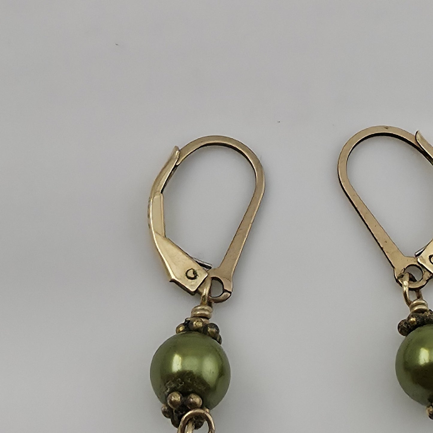 14k Yellow Gold Fill Olive Green Bead Dangle Earrings Danity Cute Vintage Estate