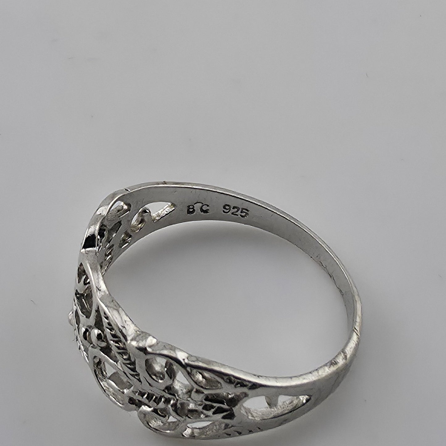 Sterling Silver Ring Open Band Filigree Beautiful Floral 925  Sizes 7