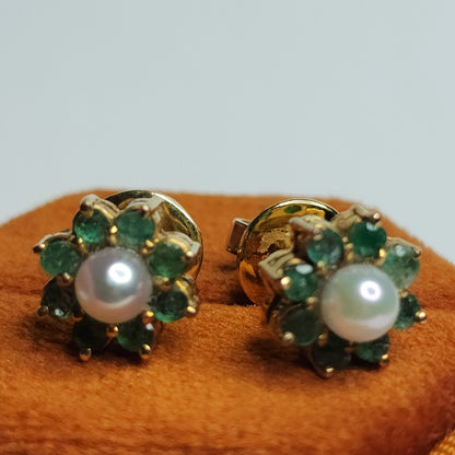 14K Yellow Gold Earrings White Pearls Flower Green Stones Stud 9mm 585