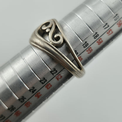 Sterling Silver Ring 925 Thailand Ring Size 9 Vintage Raised scroll  swirl motif