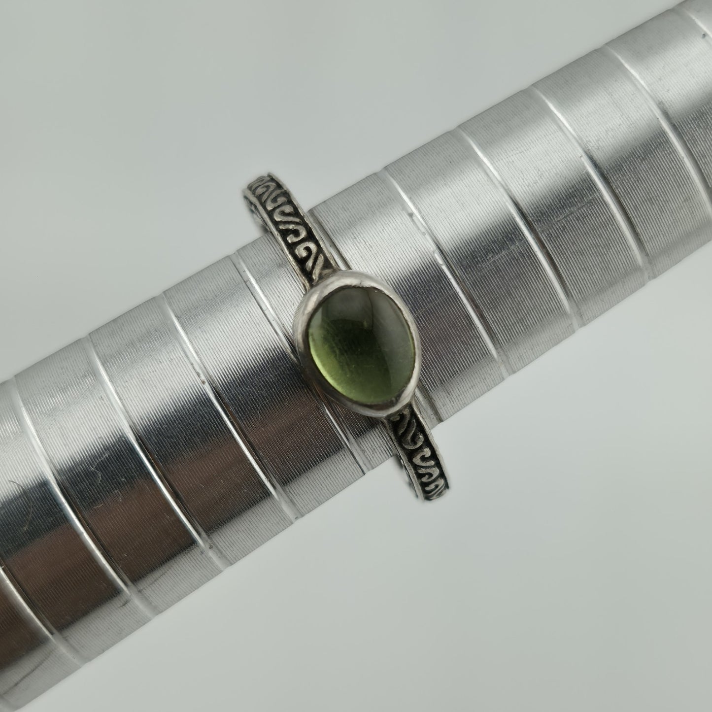 Bask ring sterling silver peridot cabochon band 925 Artisan Stackable 5.75