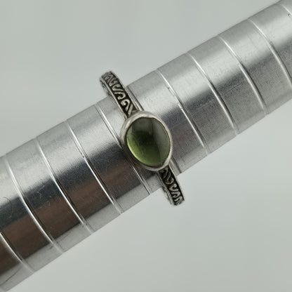 Bask ring sterling silver peridot cabochon band 925 Artisan Stackable 5.75