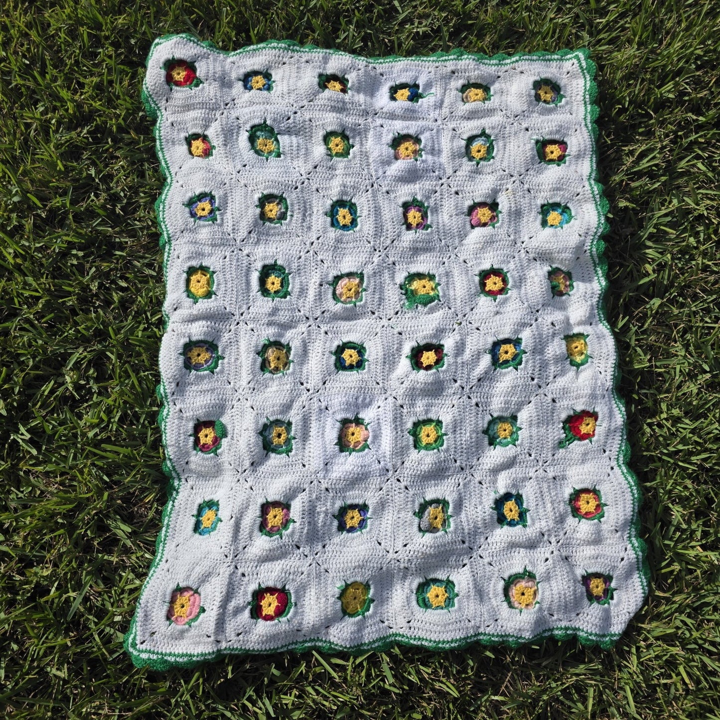 Vintage 70s Handmade 3D Rose Afghan Throw Blanket Granny 35x48 Floral Crochet