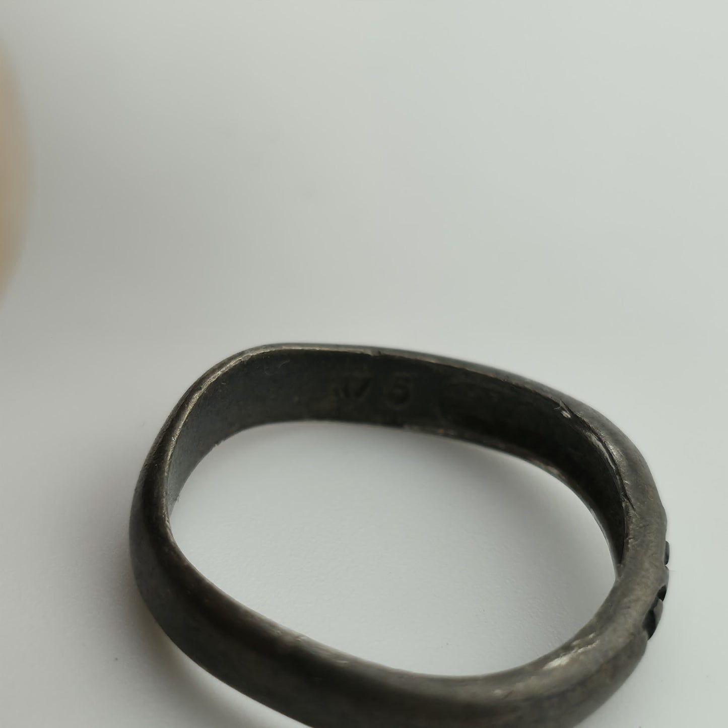 Ring 925 Sterling Silver Wavy Band Dream Engraved Size 5 Patina