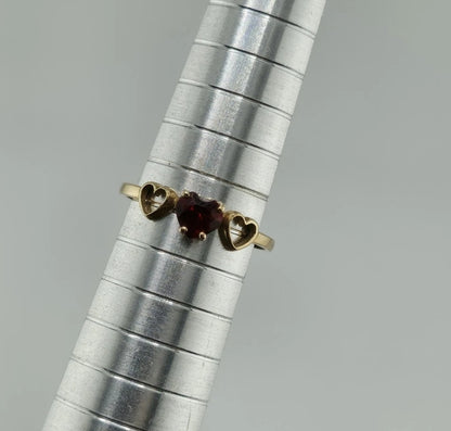 10K Yellow Gold Ring Band Red Garnet Rhodolite Heart Stones June size 6