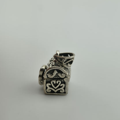 Sterling Silver Pendant Vintage Scroll Treasure Box  .925 Vintage