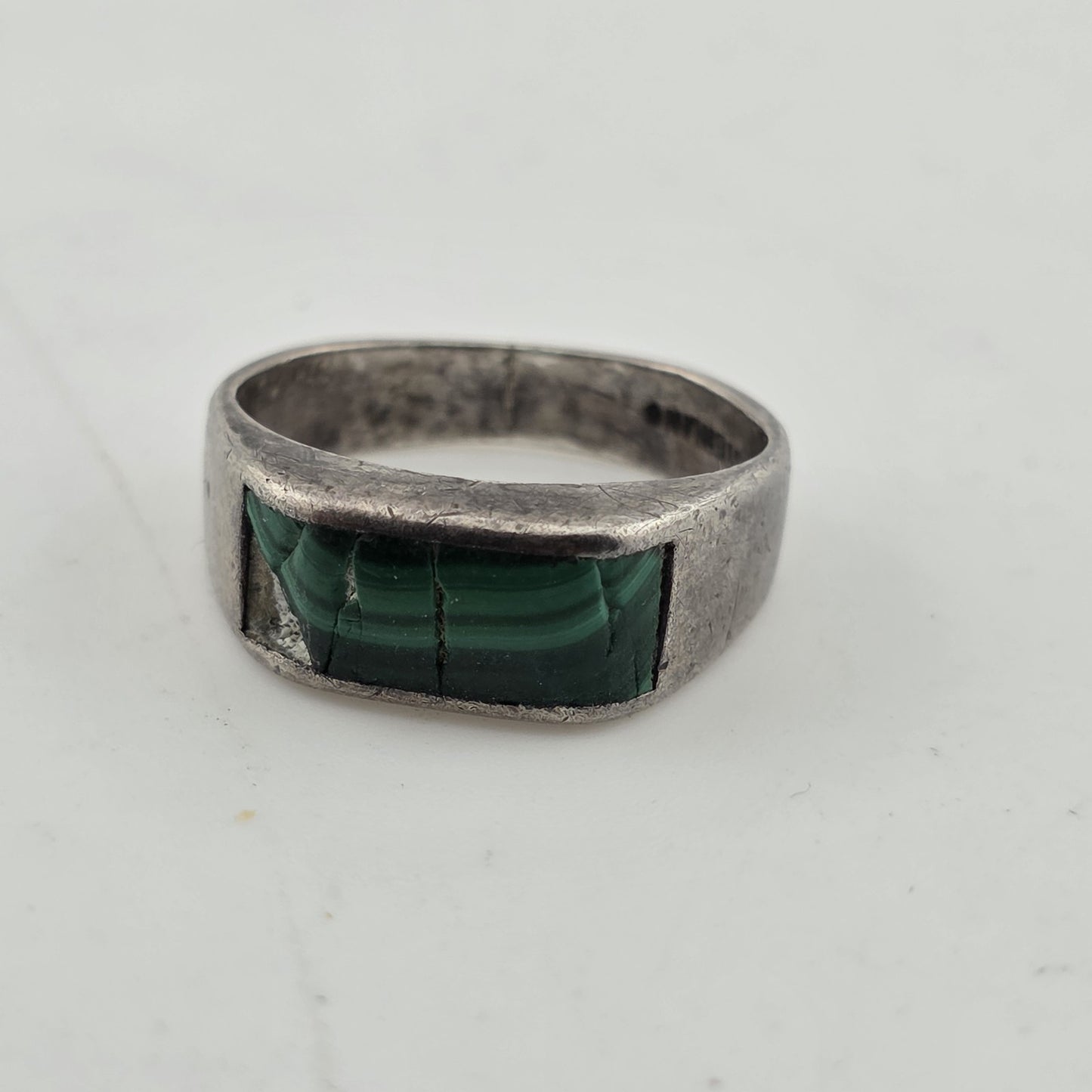 Ring Modernist Sterling Silver green Malachite Band  7 Chipped Stone Vintage
