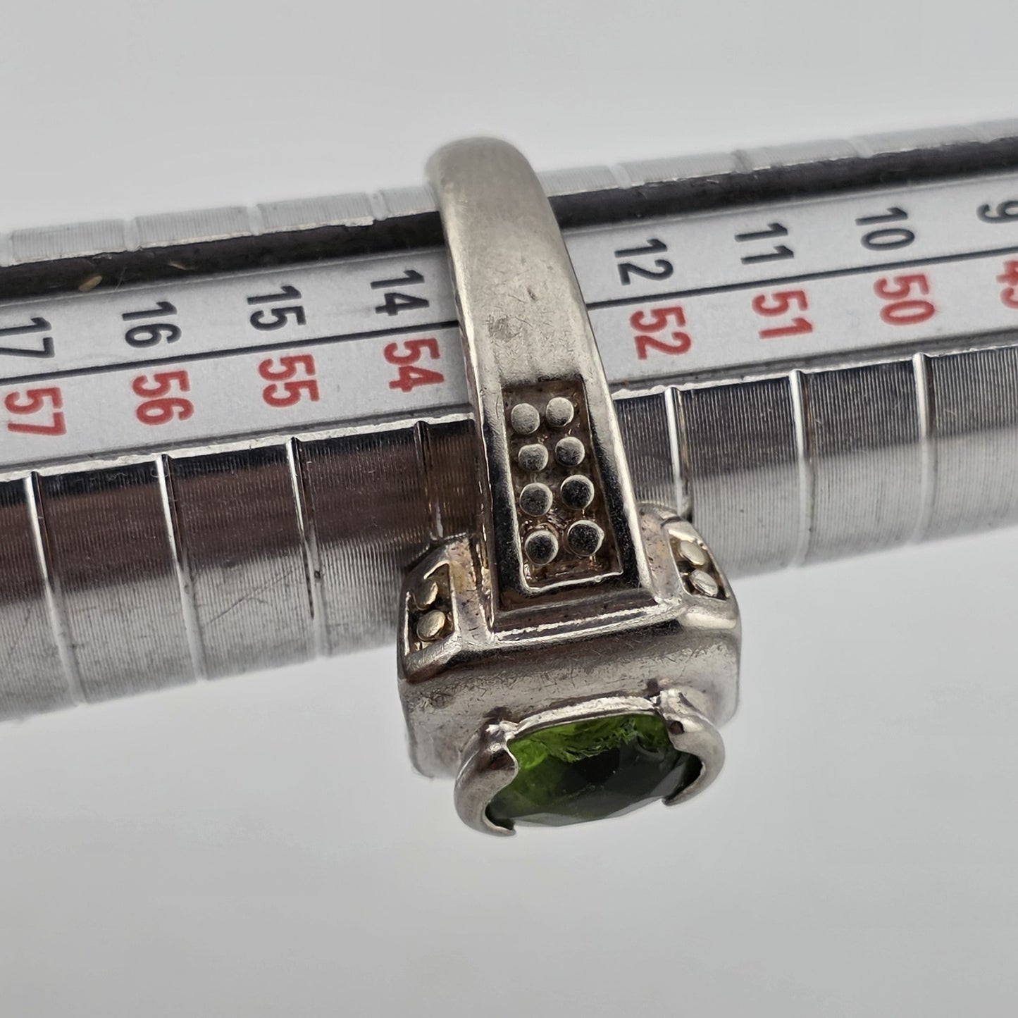 .925 Sterling Silver Ring  Oval Cut  Green Stone Solitaire Vintage Size 6.5