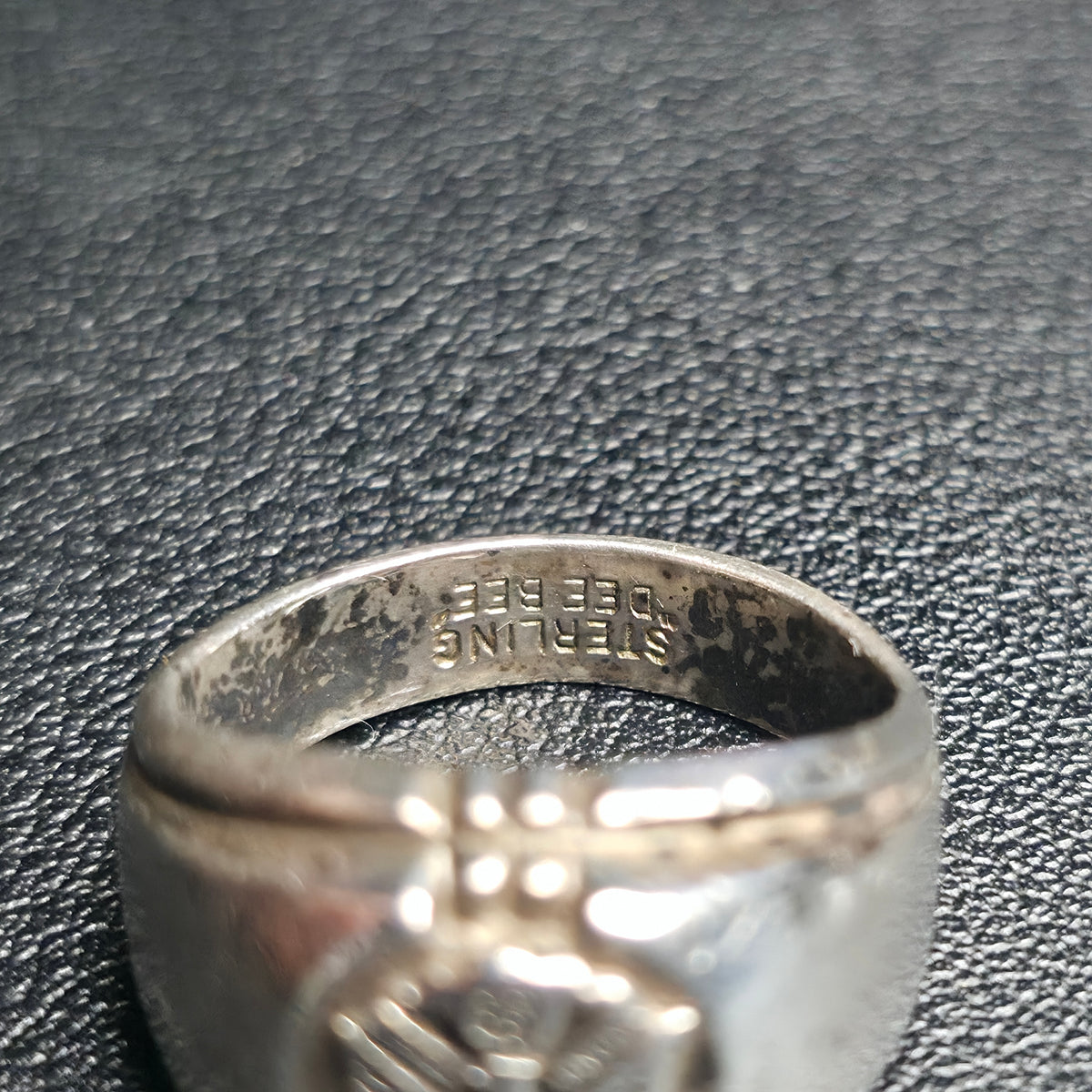 Vintage 925 Sterling Silver Military US Army Eagle Crest Signet Ring Sz 8.5 Dee Bee