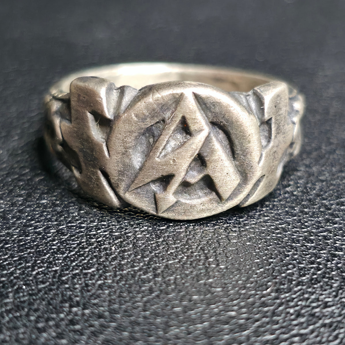 Vintage Third Reich SA Feldherrnhalle Honor Ring .900 Silver Wolfsangel 11