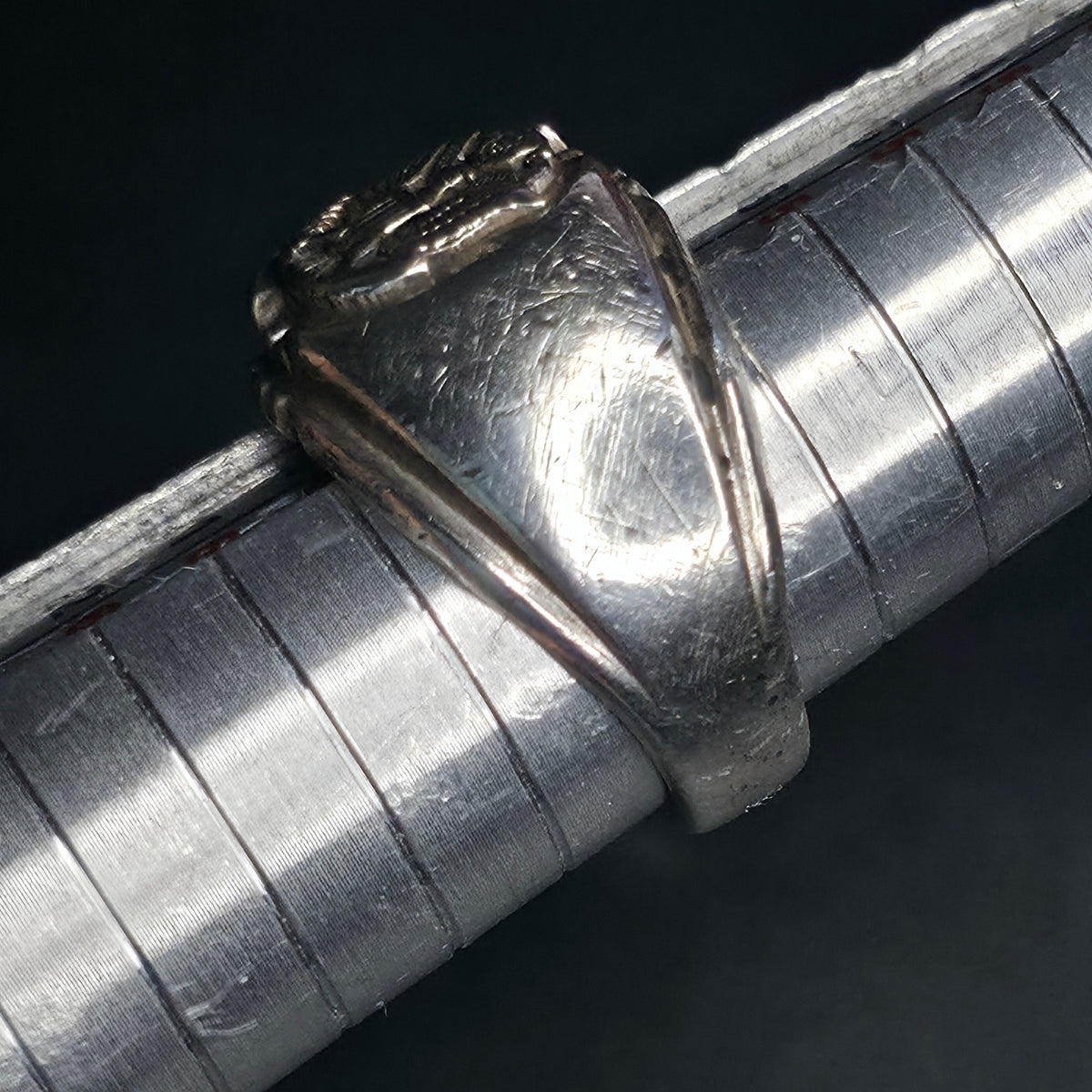 Vintage 925 Sterling Silver Military US Army Eagle Crest Signet Ring Sz 8.5 Dee Bee