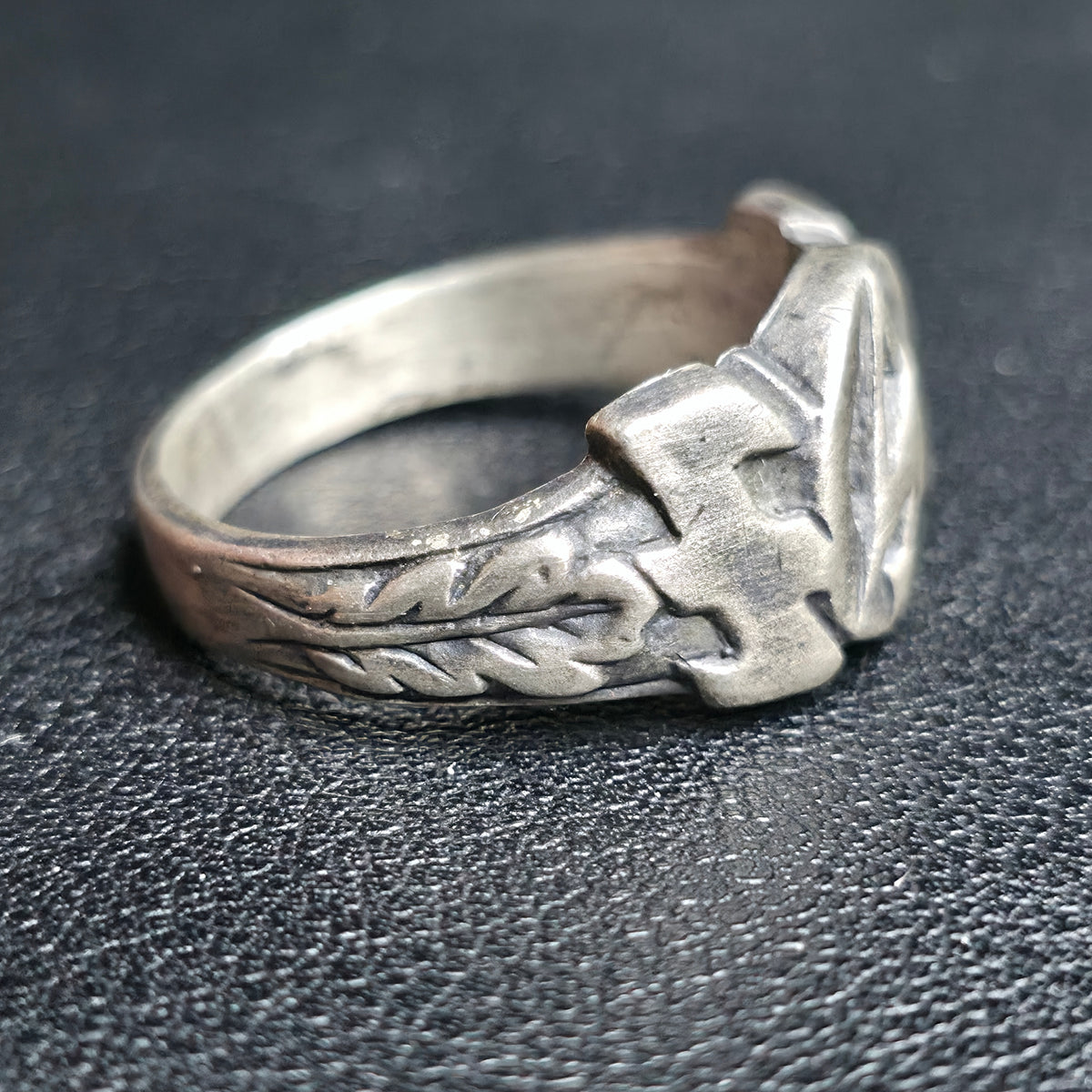 Vintage Third Reich SA Feldherrnhalle Honor Ring .900 Silver Wolfsangel 11