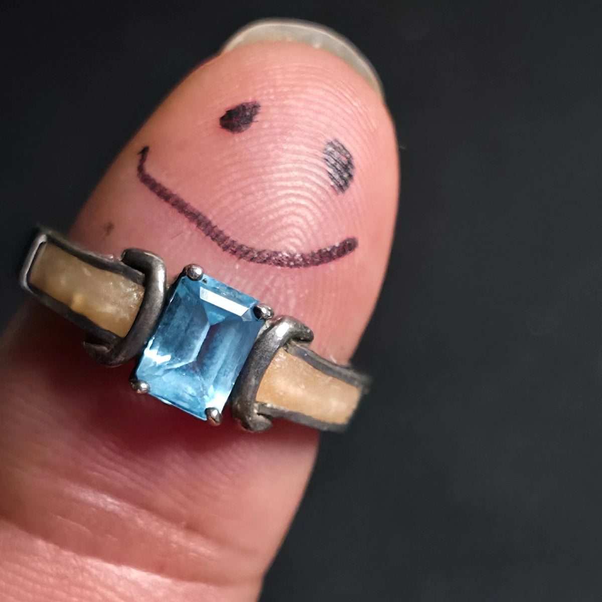 Avon Sterling Silver 925 Blue Stone Ring Size 8 Emerald Cut