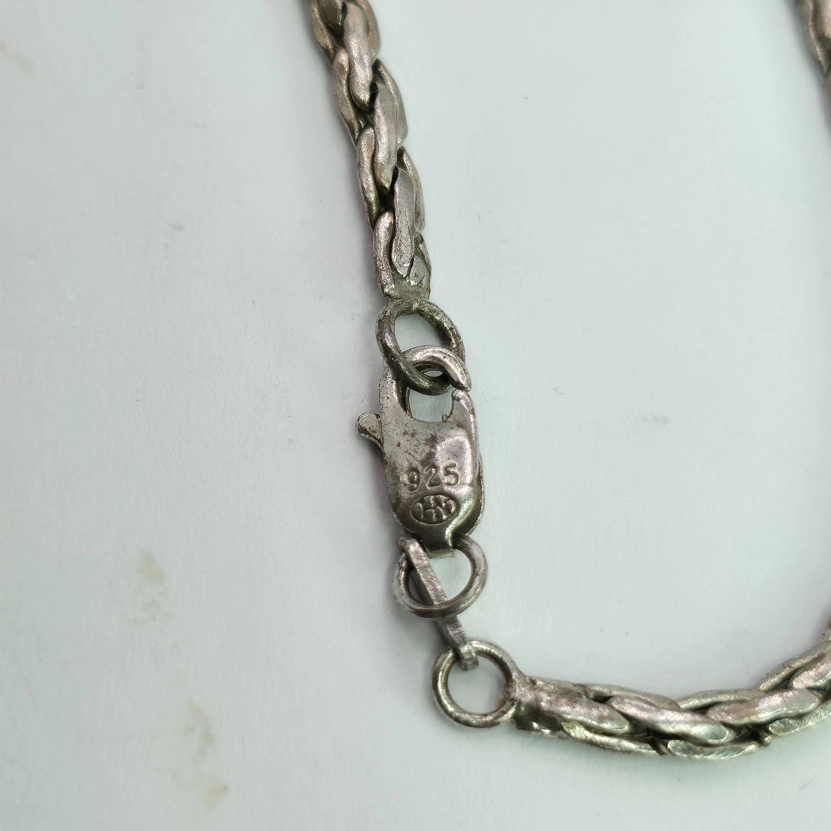 Vintage Heng Ngai 925 Sterling Silver V-Shape Necklace Genuine 1/2 Ct Diamond