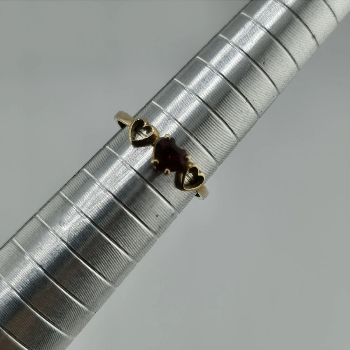 10K Yellow Gold Ring Band Red Garnet Rhodolite Heart Stones June size 6