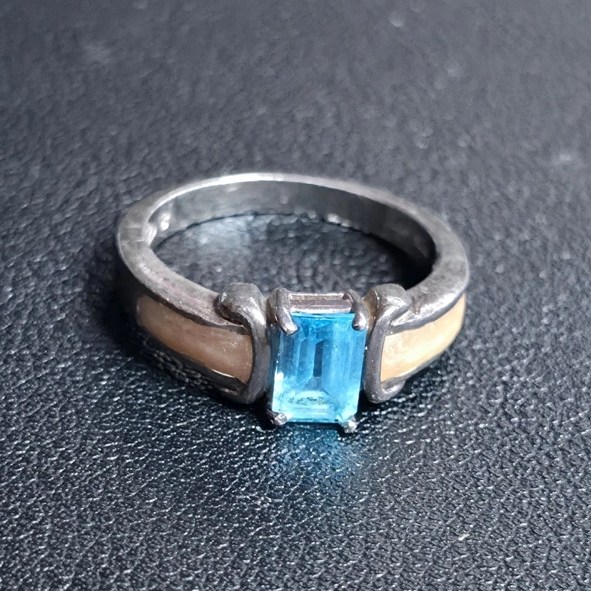 Avon Sterling Silver 925 Blue Stone Ring Size 8 Emerald Cut