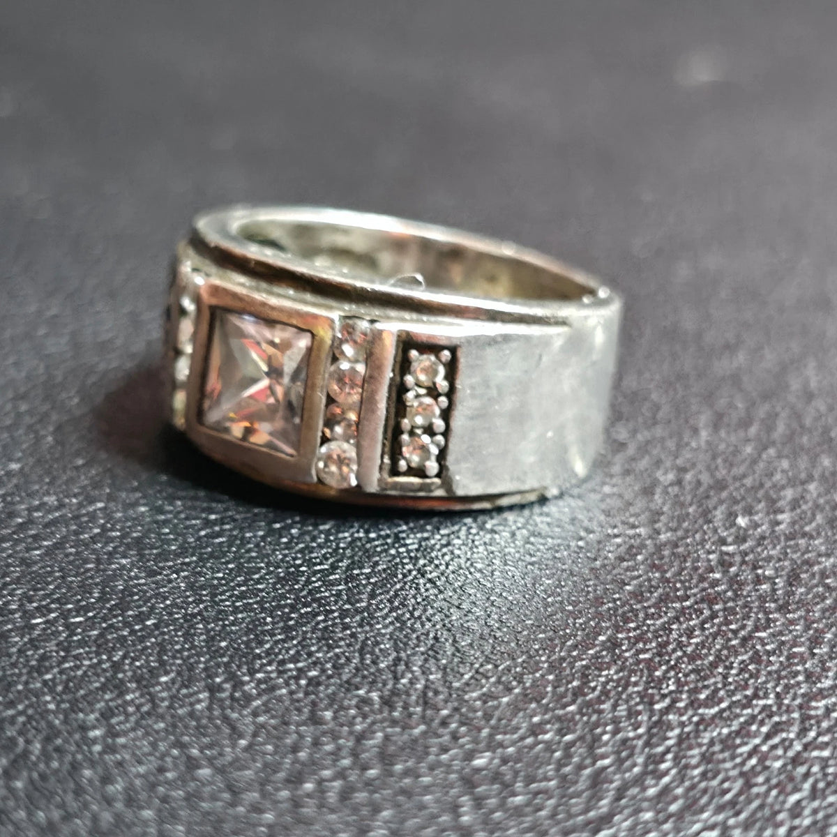 925 Sterling Silver Princess Cut Clear Stone Wide Band Ring Size 7.5 Pave Accent