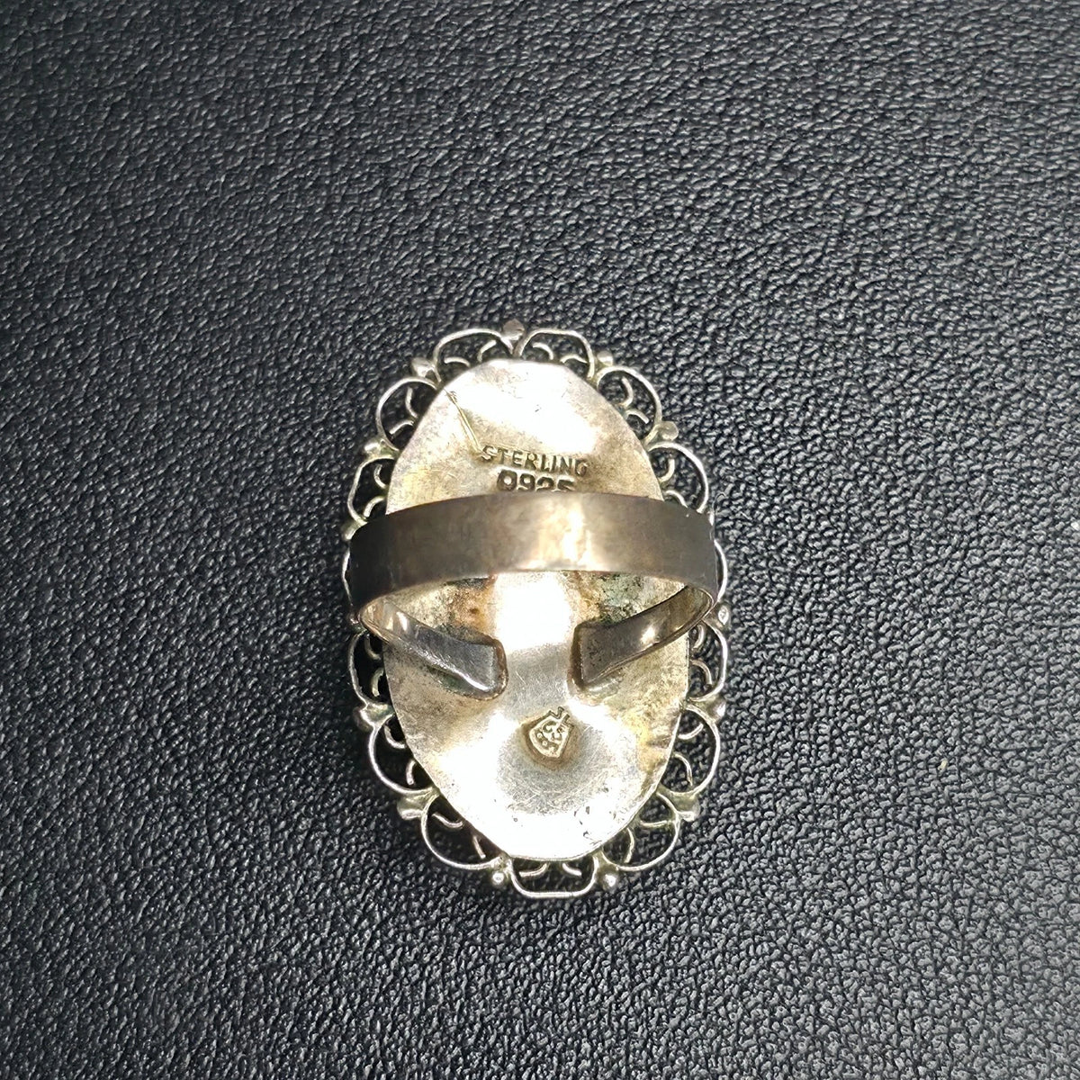 Sterling Silver Oval Filigree Ring Mottled Green/Yellow/Blue Cabochon Size 8 Vtg
