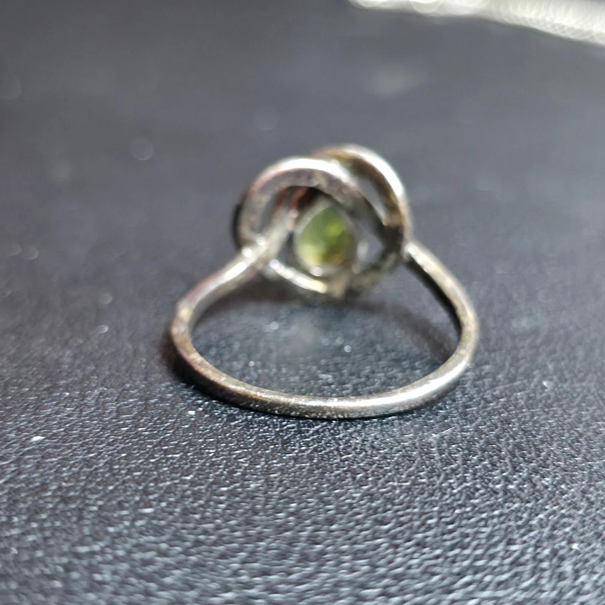Sterling Silver 925 Green Teardrop Stone Knot Ring Size 9