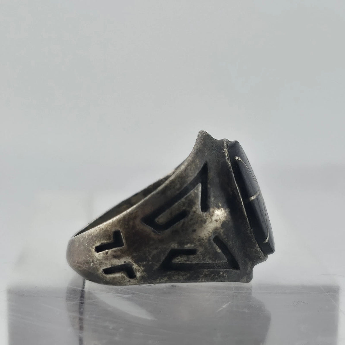 Vintage Sterling Silver Black Onyx Signet Ring Size 8 Inlay Sunburst Patina