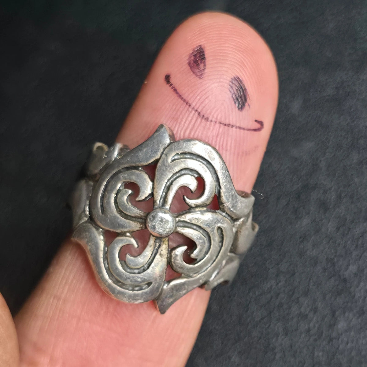 Sterling Silver 925 S Shape Cross Shins Style Ring Size 8 Scroll Flourish