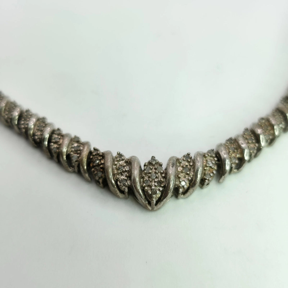 Vintage Heng Ngai 925 Sterling Silver V-Shape Necklace Genuine 1/2 Ct Diamond