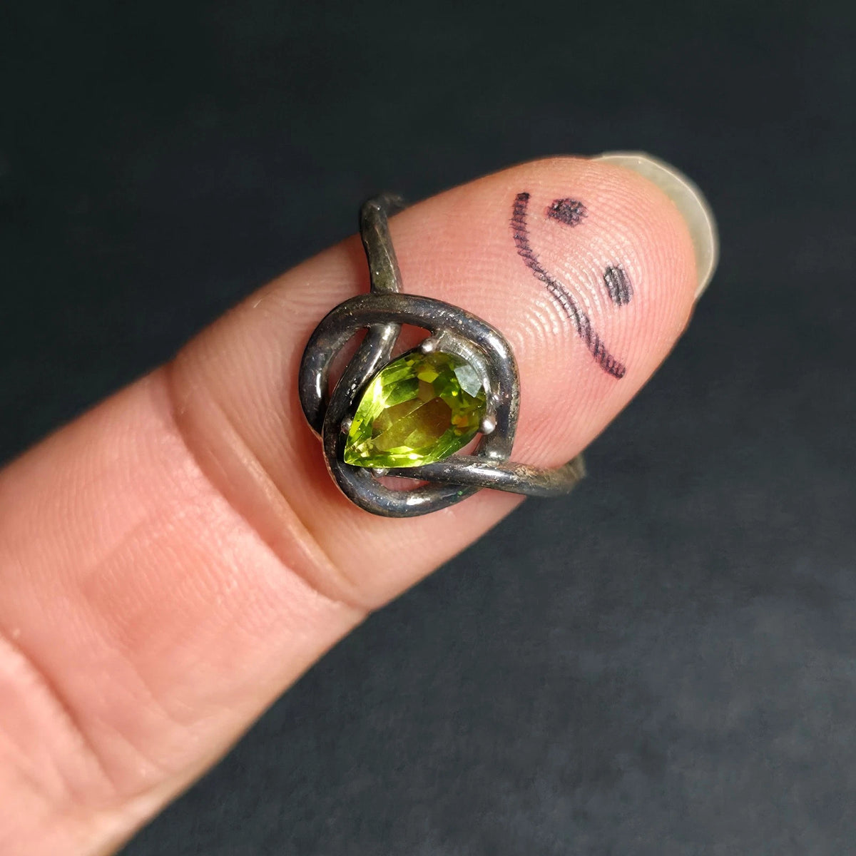 Sterling Silver 925 Green Teardrop Stone Knot Ring Size 9