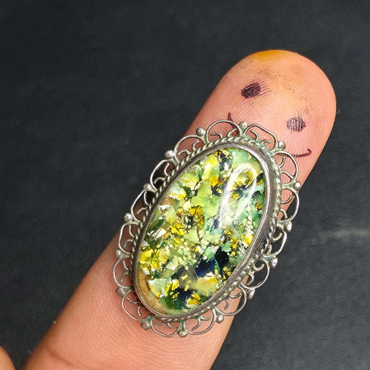 Sterling Silver Oval Filigree Ring Mottled Green/Yellow/Blue Cabochon Size 8 Vtg