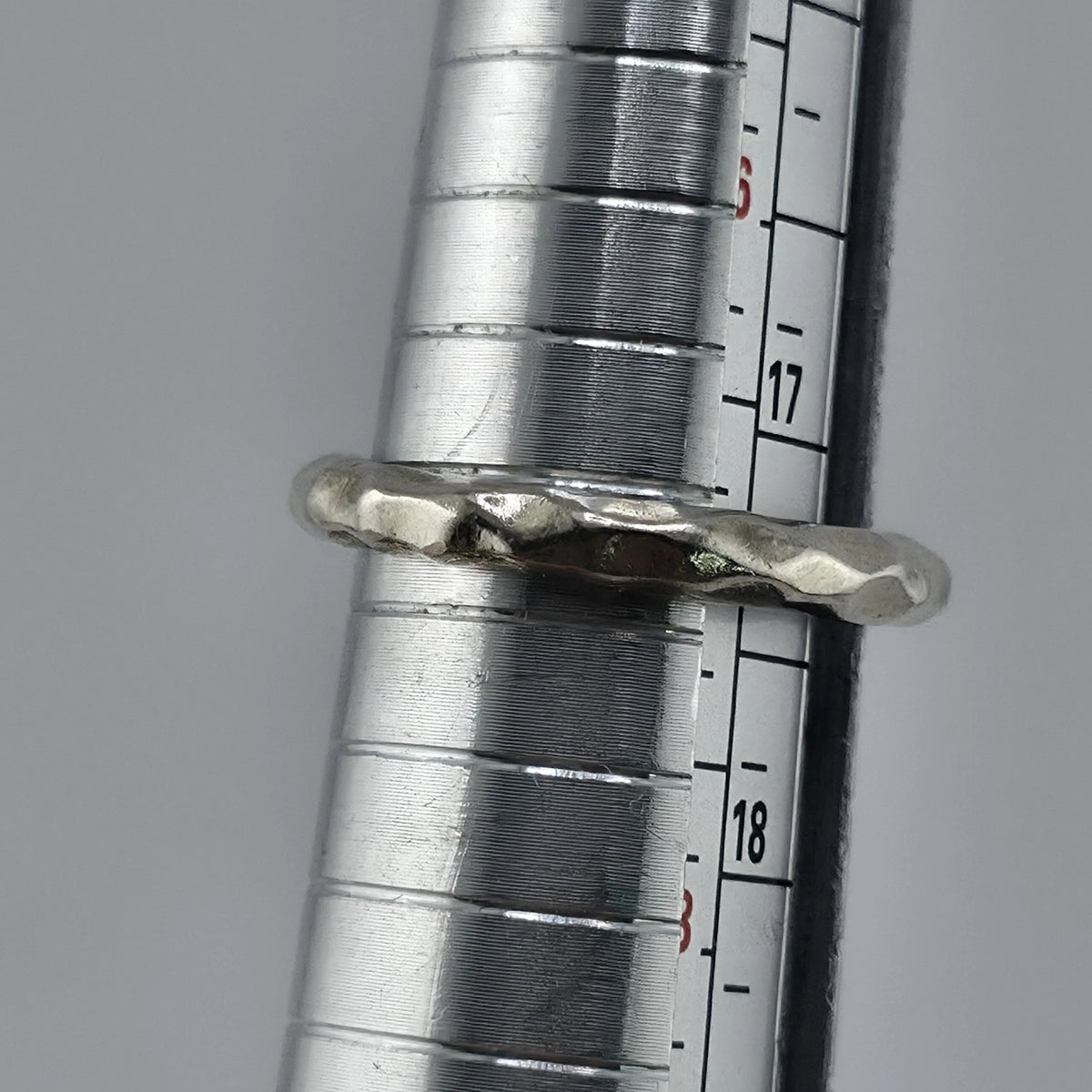 Michael Dawkins 925 Sterling Silver Hammered Organic Band Ring Size 7