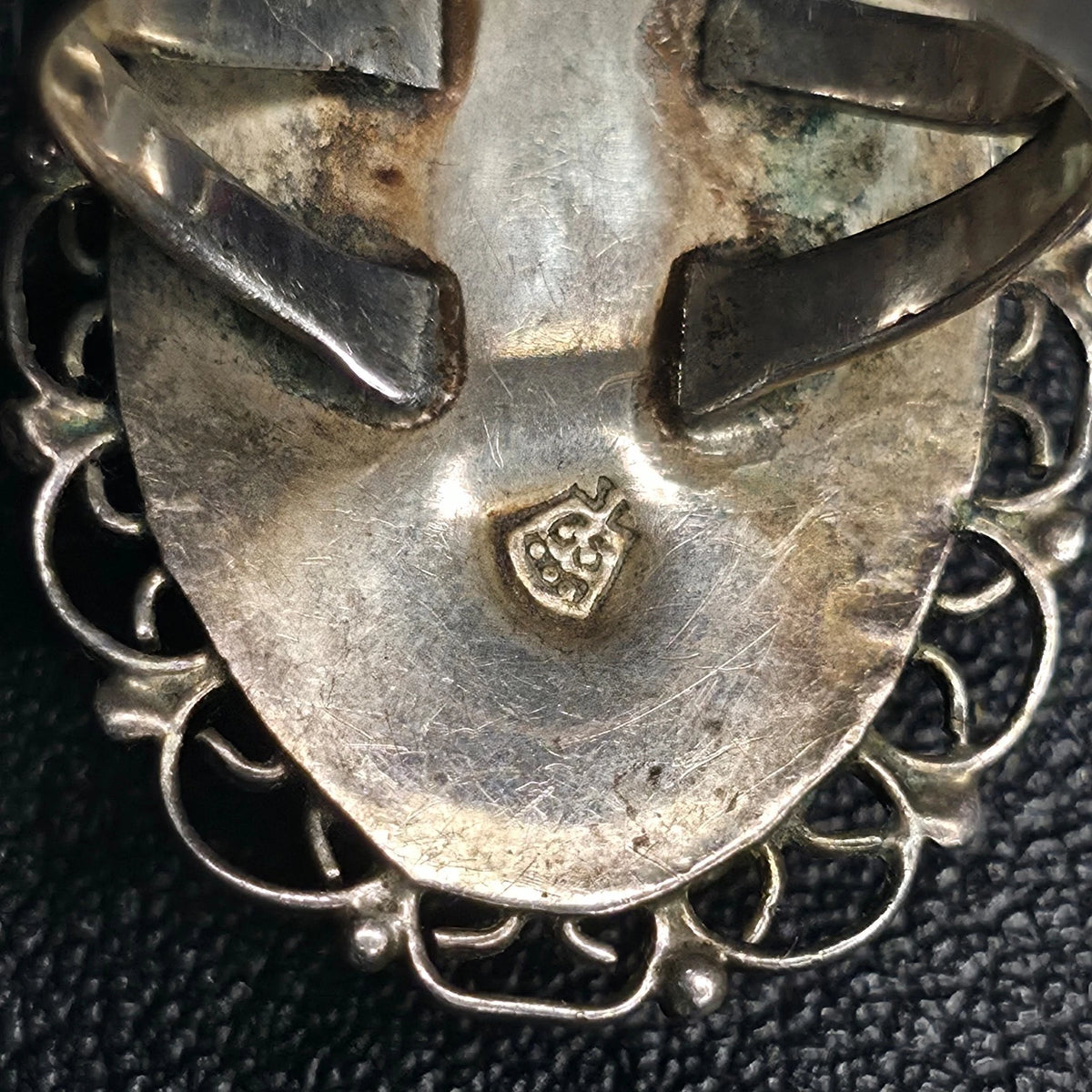 Sterling Silver Oval Filigree Ring Mottled Green/Yellow/Blue Cabochon Size 8 Vtg